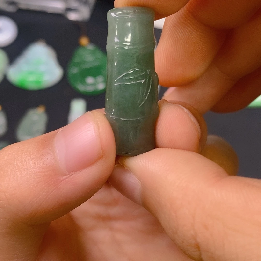 颈饰未镶嵌翡翠竹节挂件