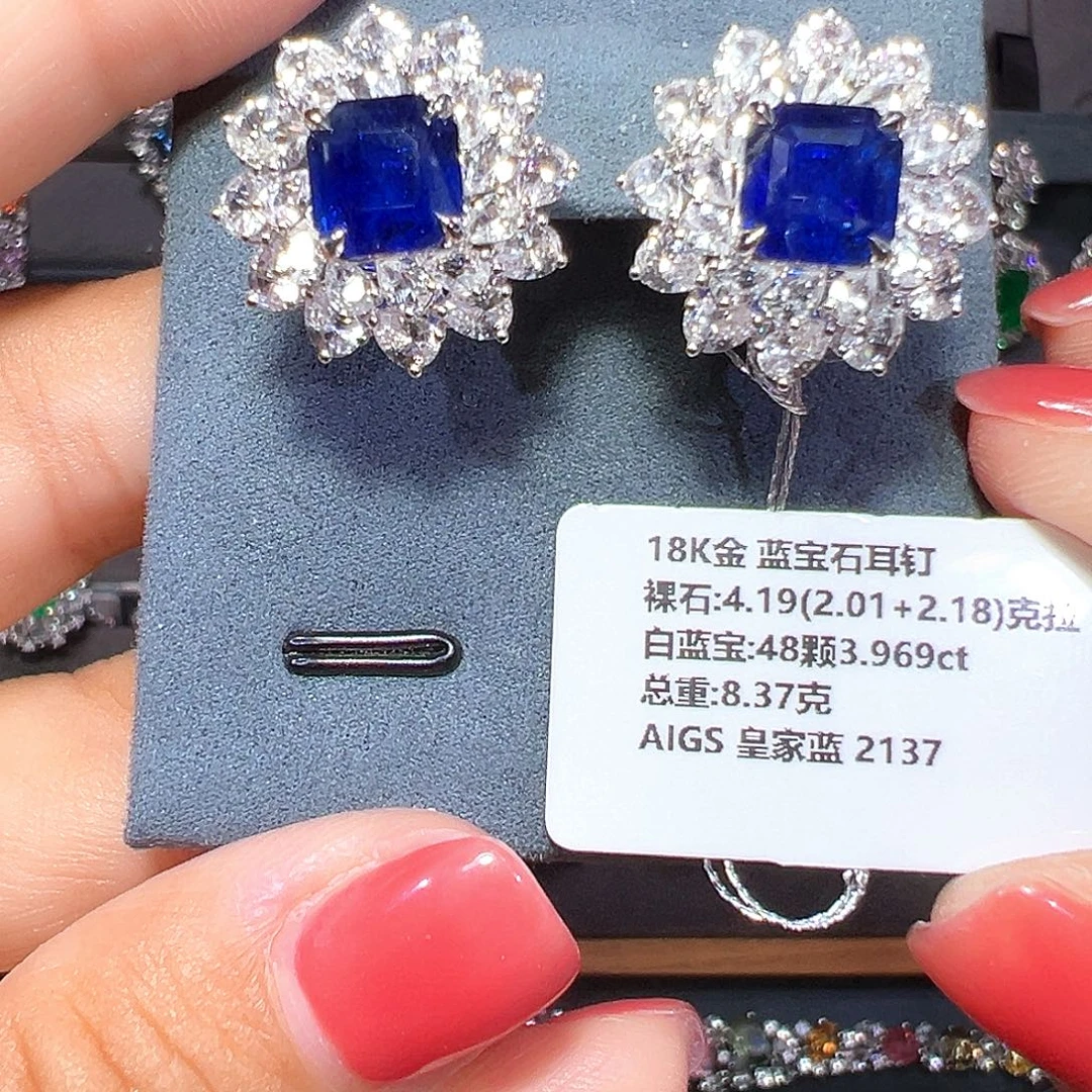 蓝宝石耳饰18K金镶嵌