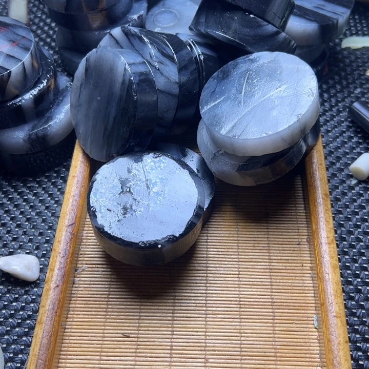 剑***手和田玉（糖玉）未镶嵌珠宝半成品