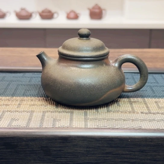 紫砂茶壶黄龙山原矿底槽清柴烧半手手（160 cc）