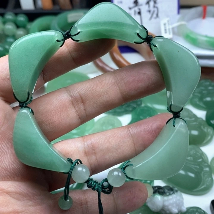 未镶嵌东陵石颈饰