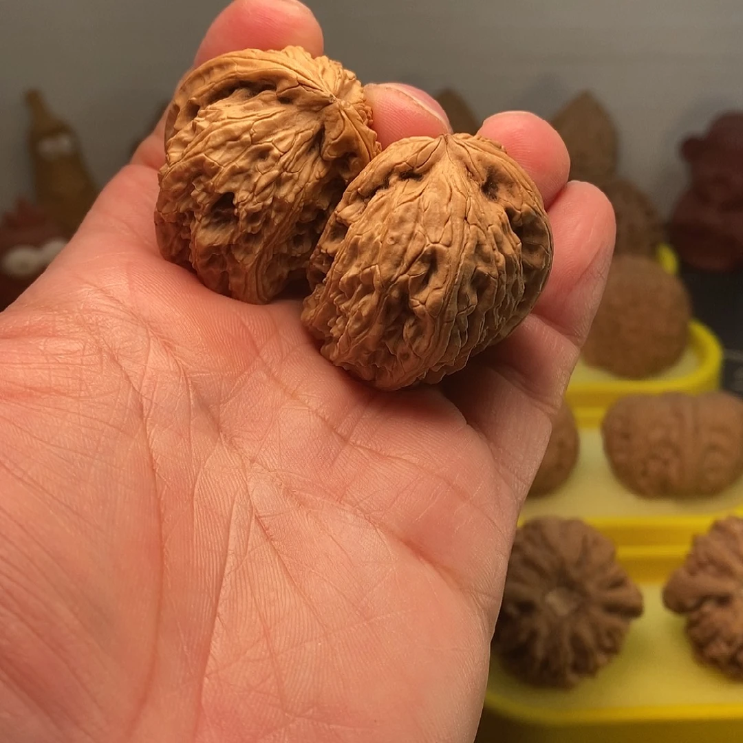 吊坠文玩核桃白狮子半壁