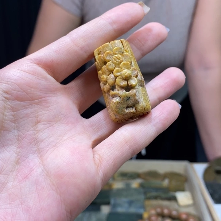 岫岩河磨玉（透闪石质玉）颈饰未镶嵌