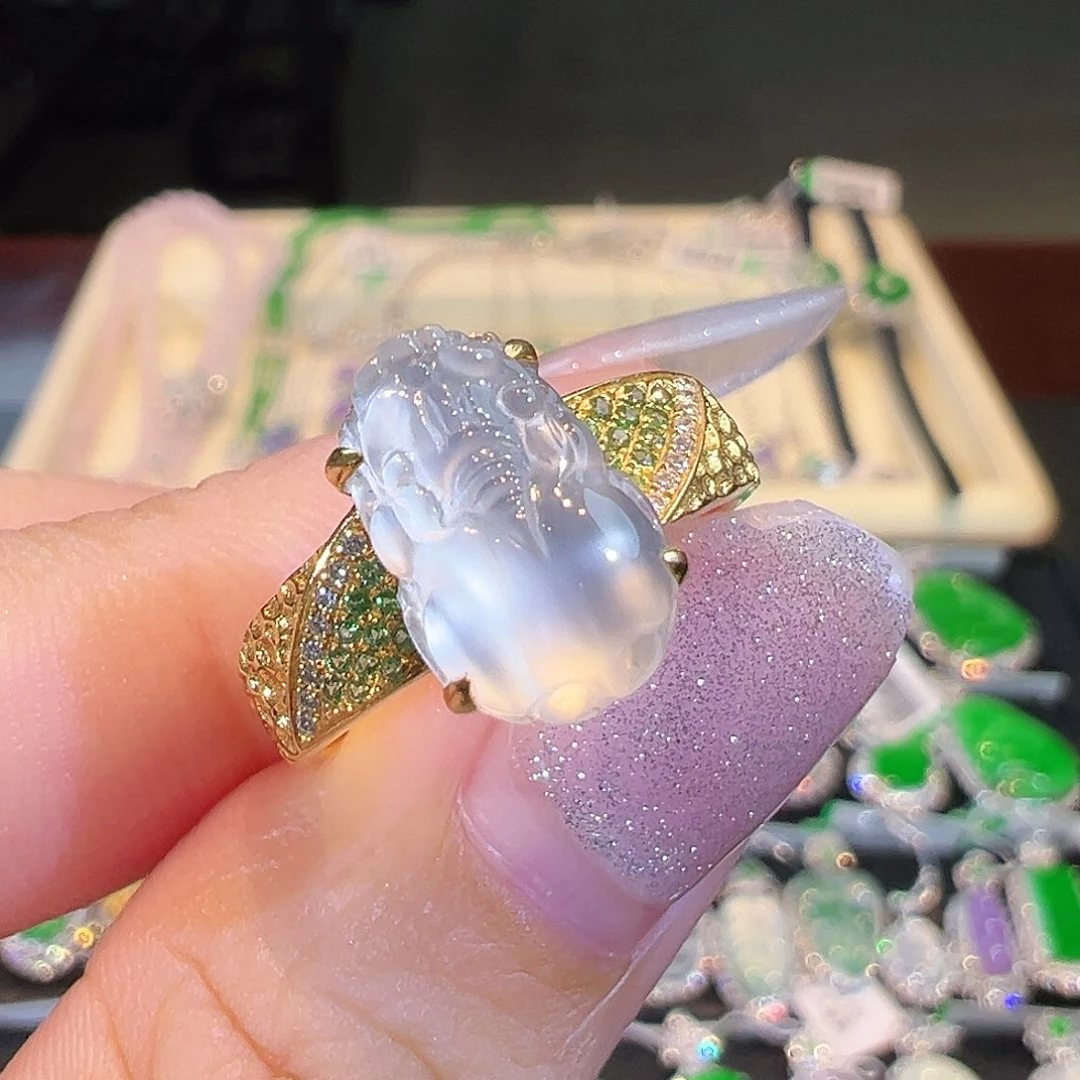 翡翠戒指18K金镶嵌翡翠