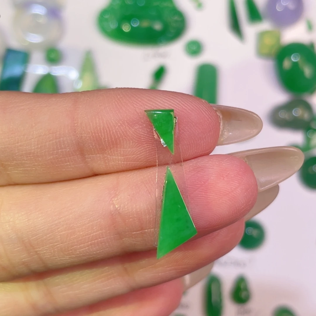 翡翠未镶嵌颈饰裸石