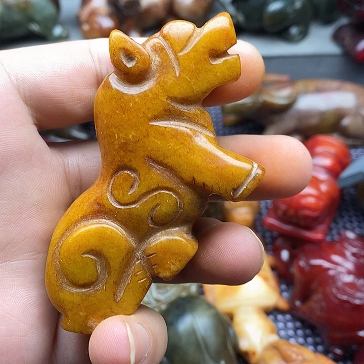 蛇纹石玉未镶嵌颈饰