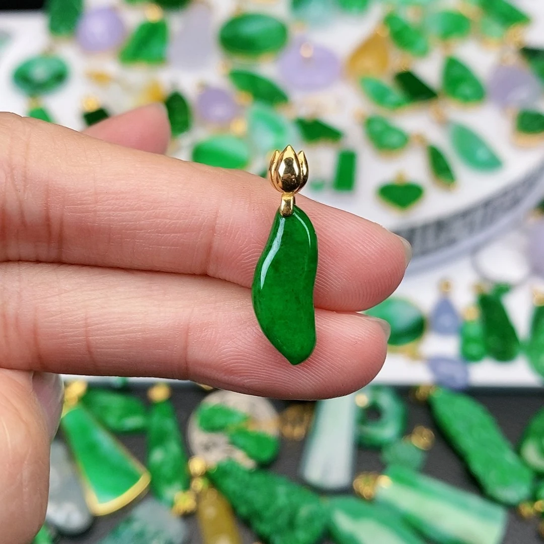 翡翠吊坠(不含链)18K金镶嵌