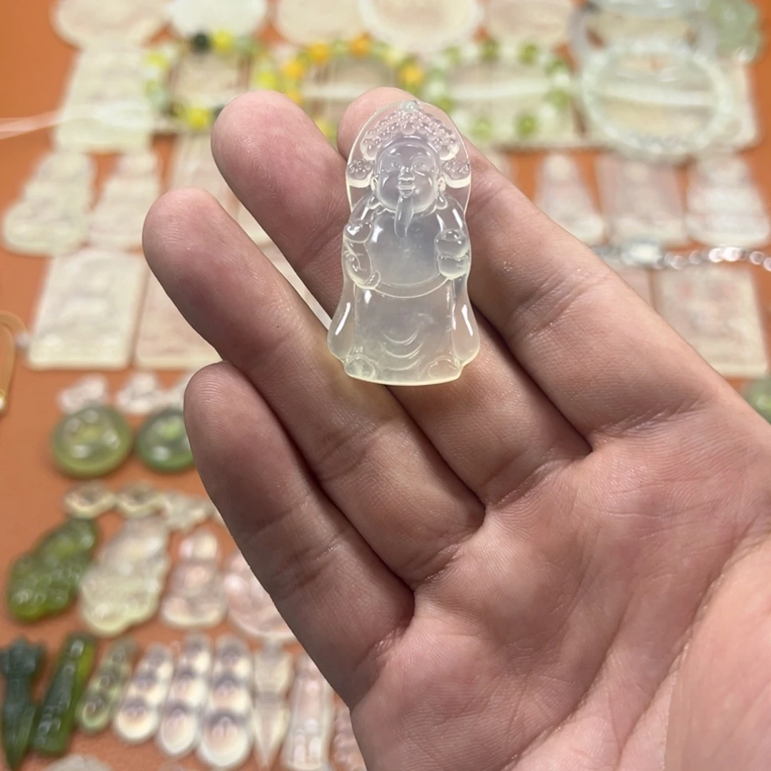 胖***仔蛇纹石玉未镶嵌颈饰