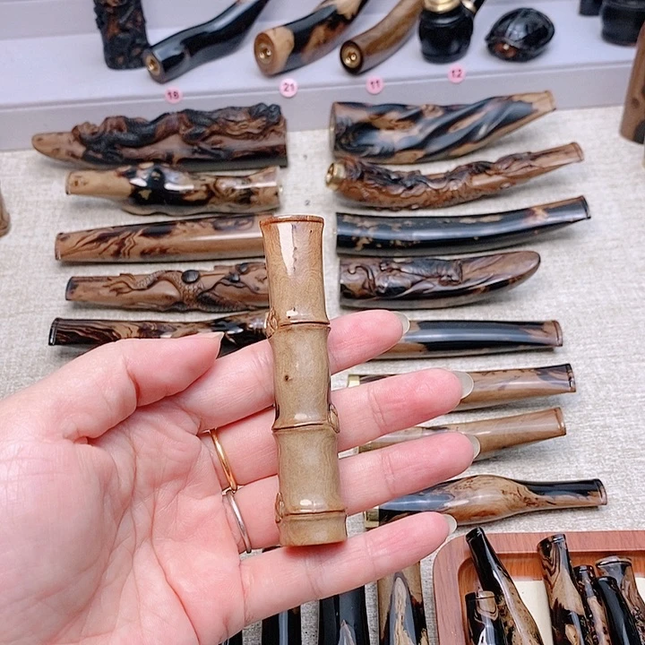@***…香榧木柳木烟嘴雕刻
