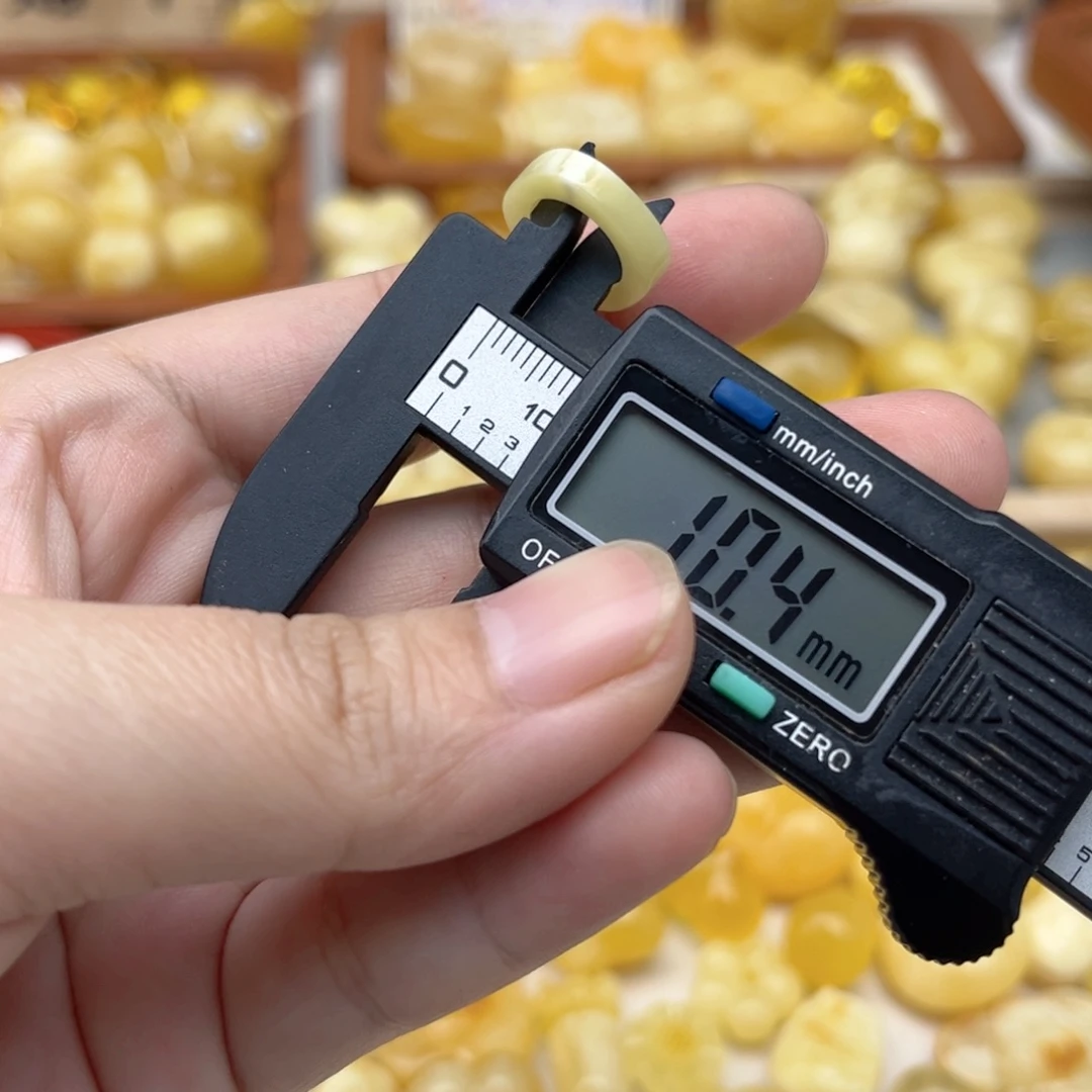 蜜蜡未镶嵌裸石天然