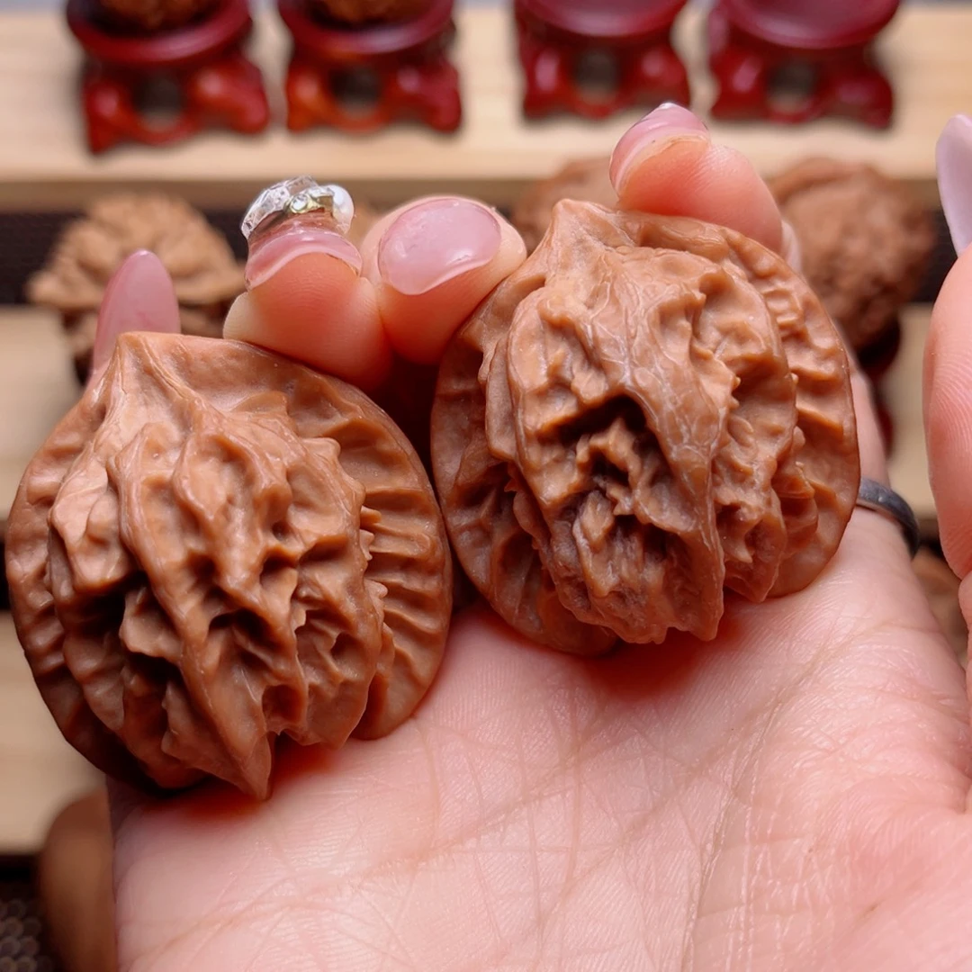 文玩核桃把件大龙