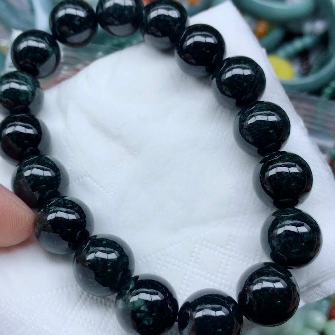 翡翠未镶嵌颈饰珠子