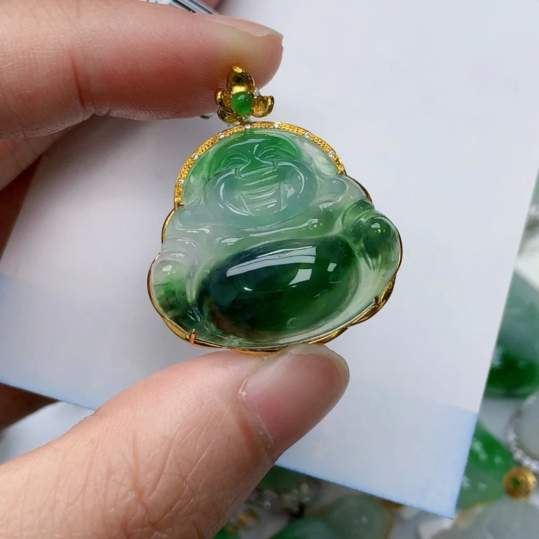 颈饰18K金镶嵌翡翠