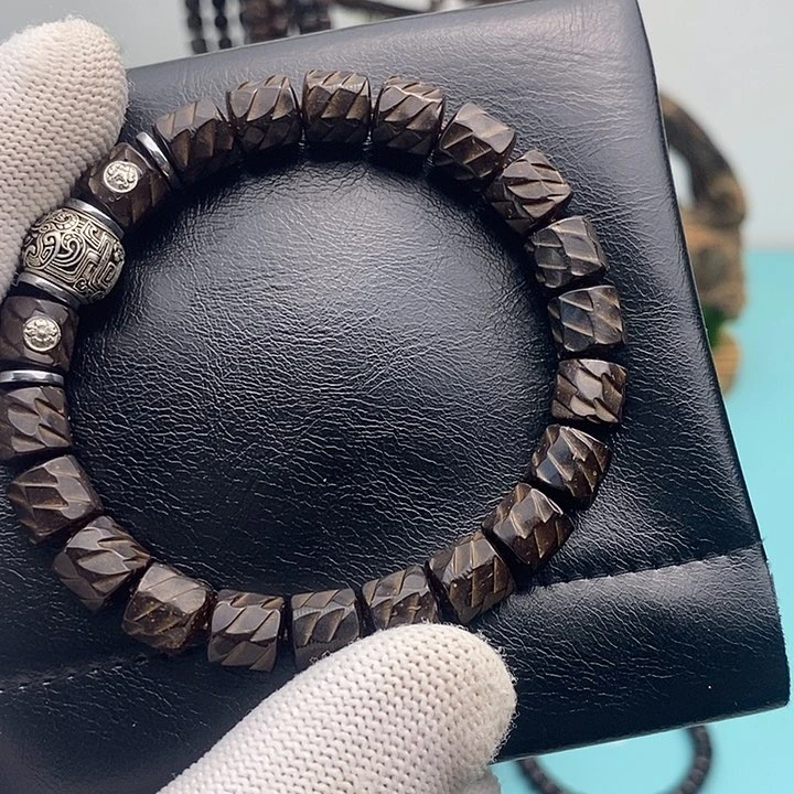 椰蒂手串幻*9*9龙鳞搭配貔貅