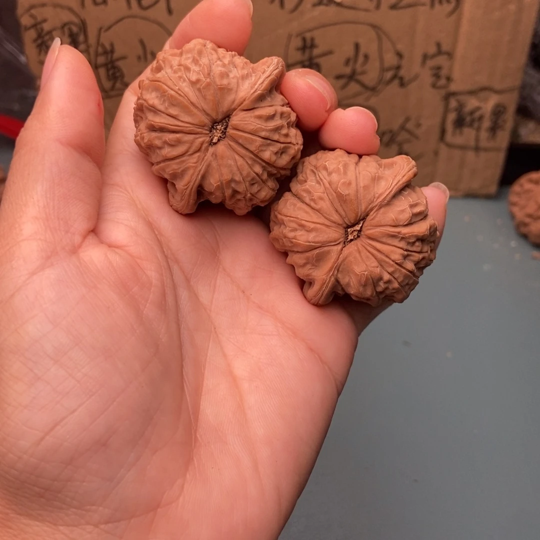 智***里文玩核桃吊坠血麒麟13