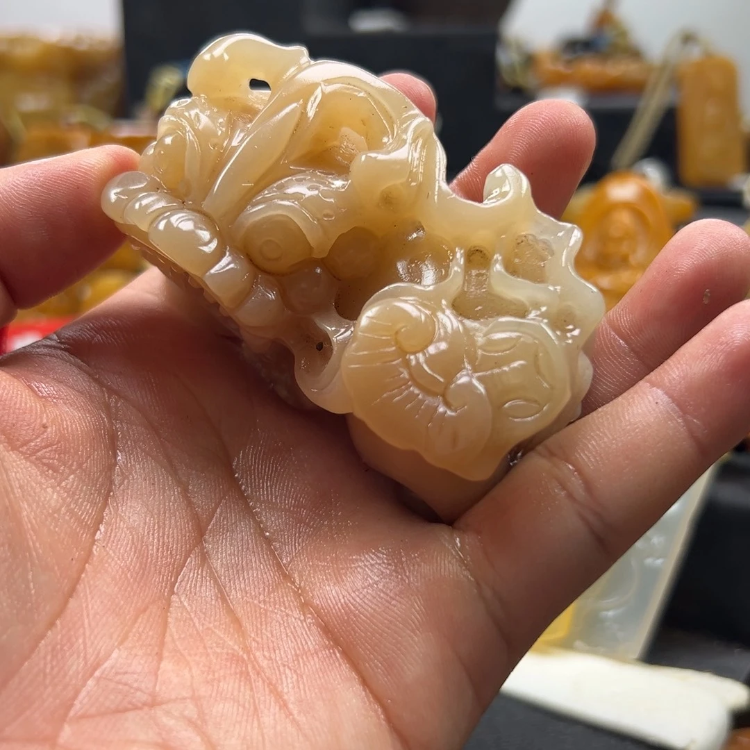 石英质玉（黄龙玉）未镶嵌多选发其一