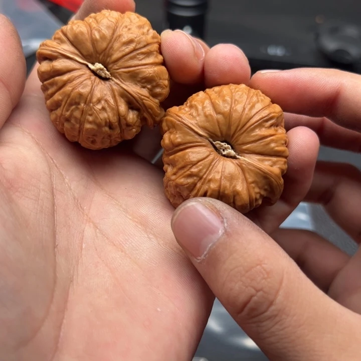 文玩核桃吊坠A****猫134号核桃