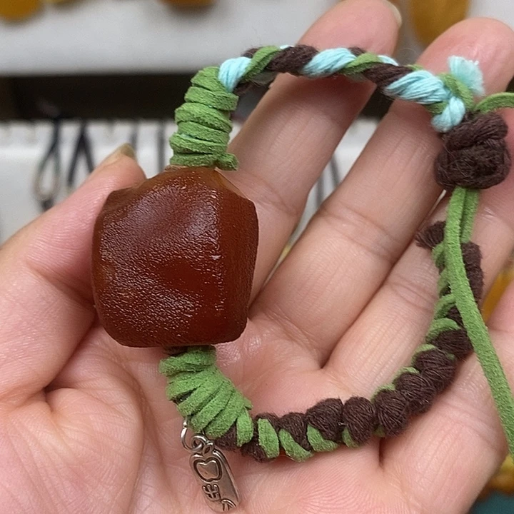 蜜蜡未镶嵌珠宝奇石手牌