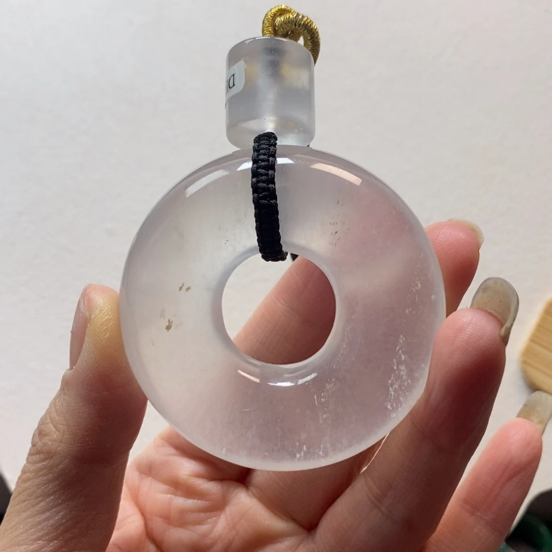 石英质玉未镶嵌颈饰