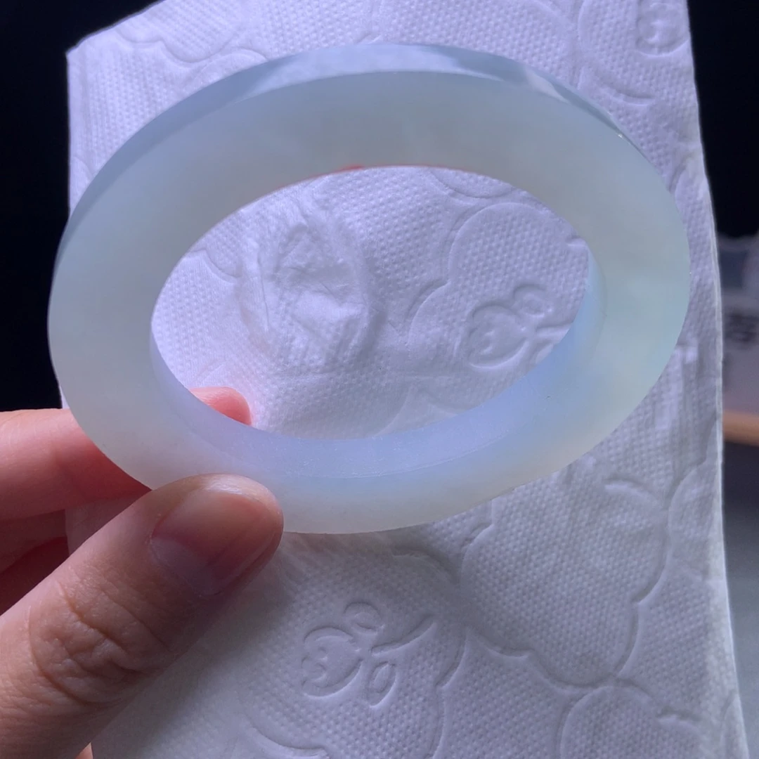 定制翡翠未镶嵌翡翠手镯