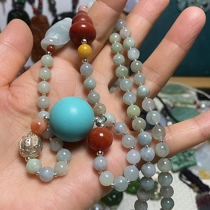 翡翠未镶嵌吊坠(赠链)