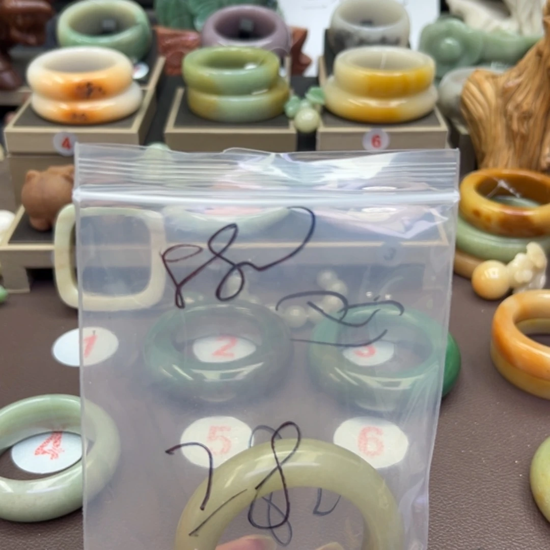 石英质玉手镯未镶嵌天****8