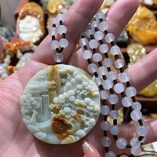 蛇纹石玉未镶嵌颈饰