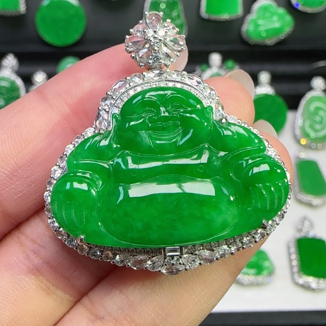 翡翠18K金镶嵌颈饰吊坠