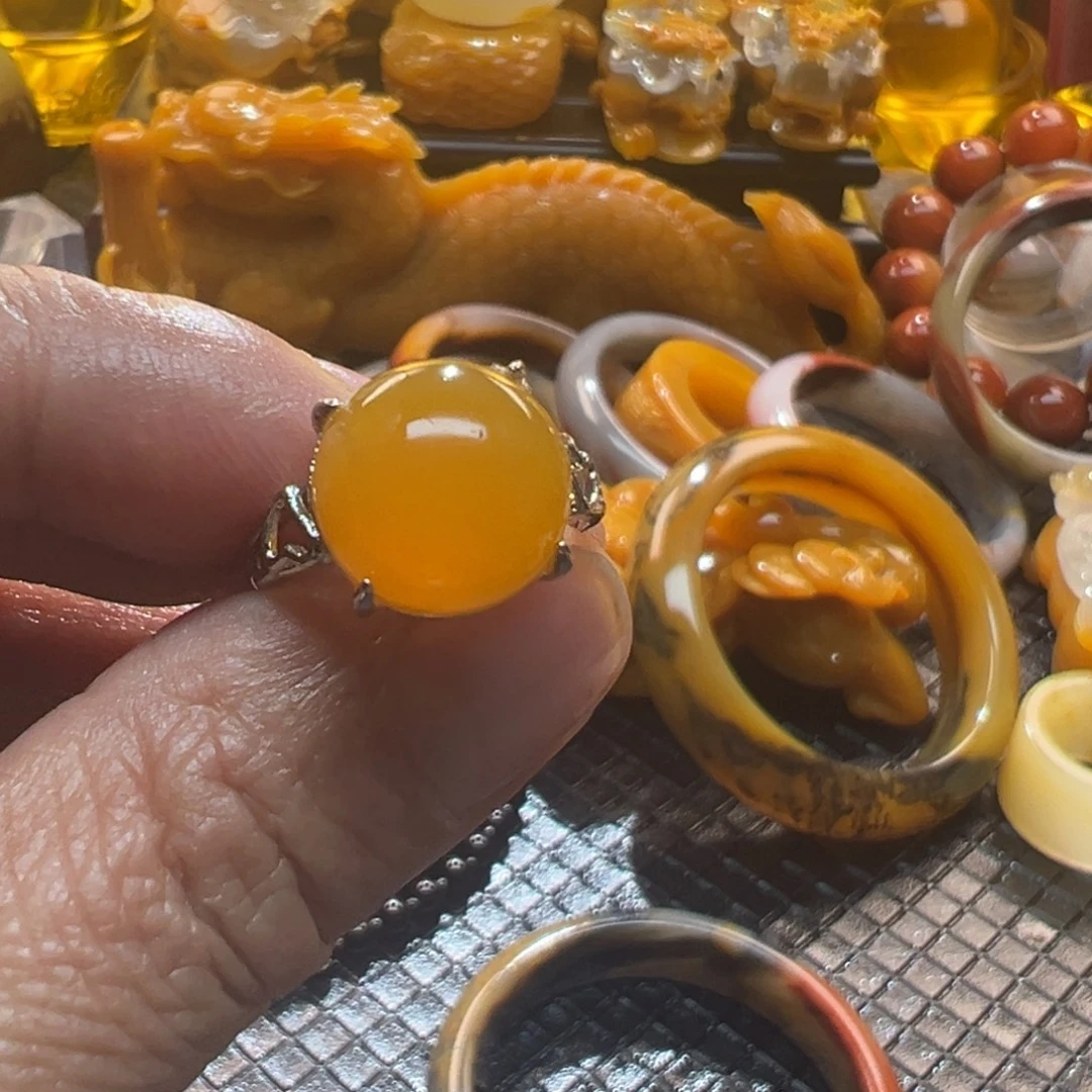 石英质玉未镶嵌颈饰