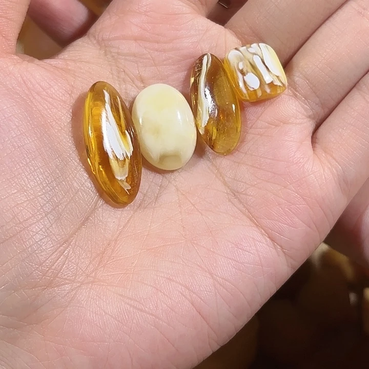 琥珀未镶嵌颈饰蜜蜡戒面
