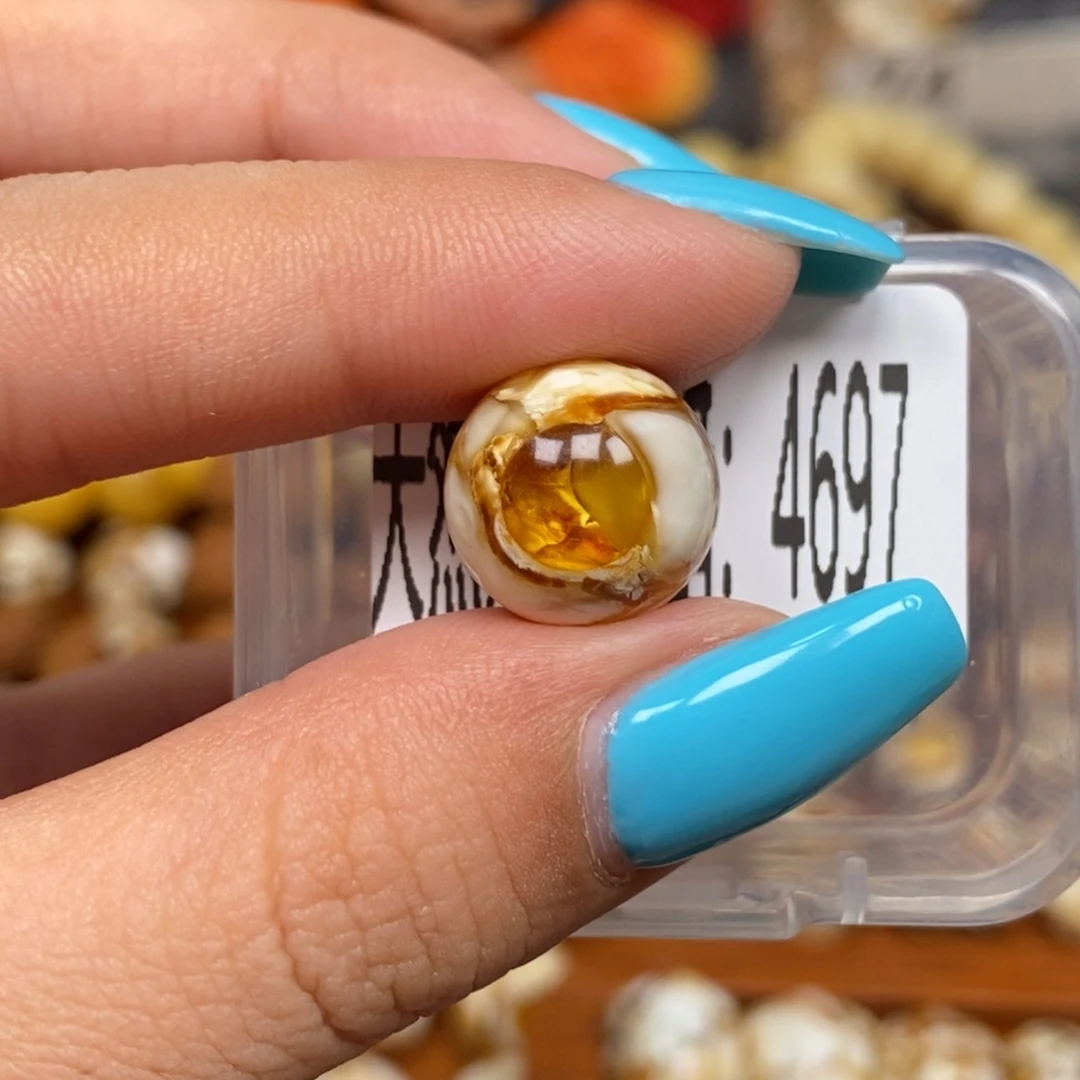 蜜蜡未镶嵌珠宝奇石4697