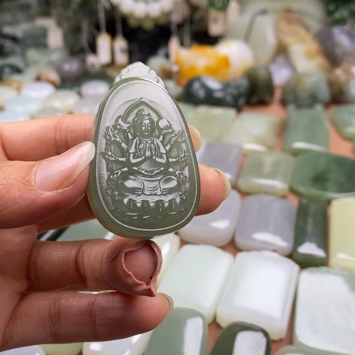 和田玉未镶嵌颈饰予