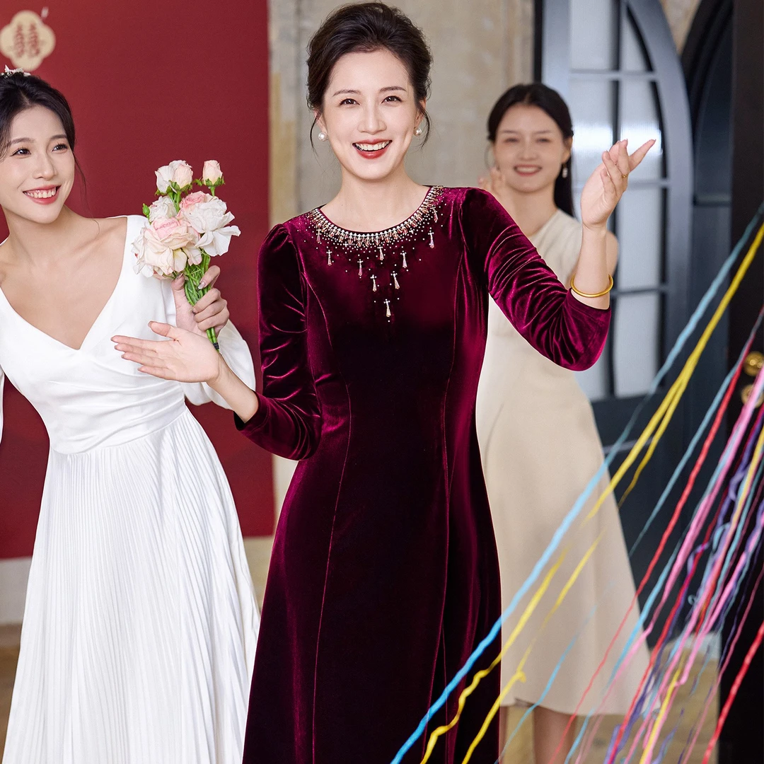 金丝绒礼服喜妈妈装轻奢喜婆婆旗袍敬酒服加大码晚装裙喜服