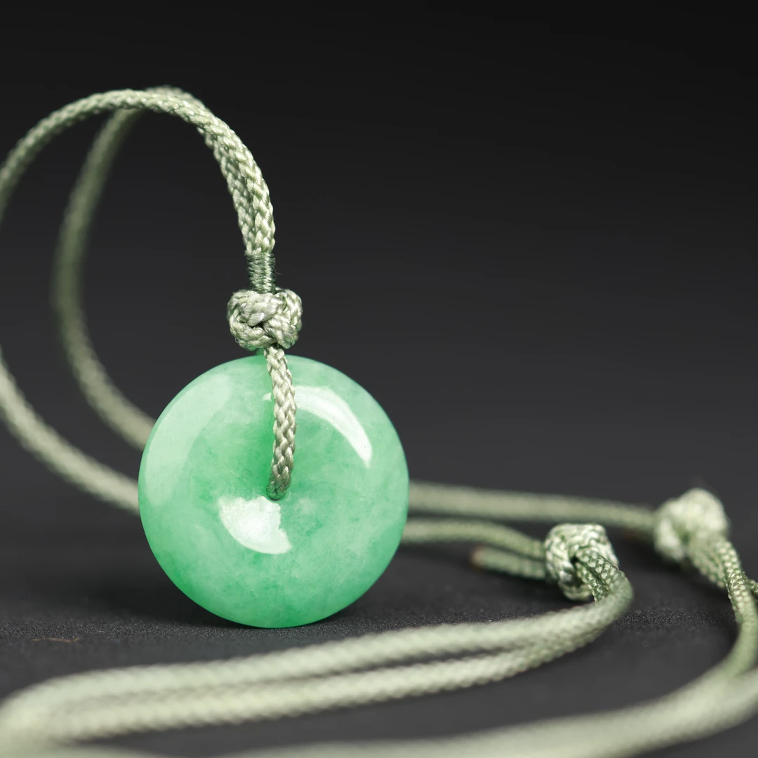 一团和气 | 严选精品果绿翡翠平安扣吊坠