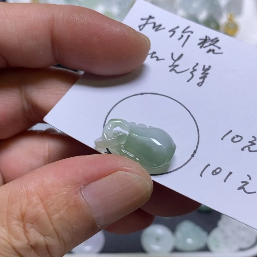 【闪购商品】吊坠(不含链)未镶嵌翡翠