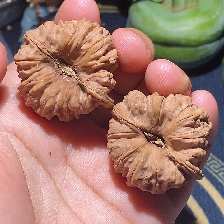 【闪购商品】文玩核桃吊坠平谷凹底