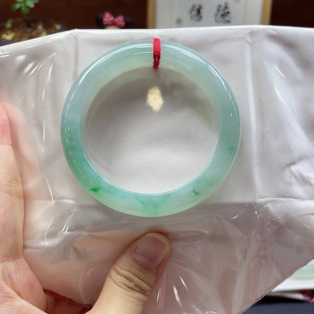 翡翠未镶嵌手镯10 号