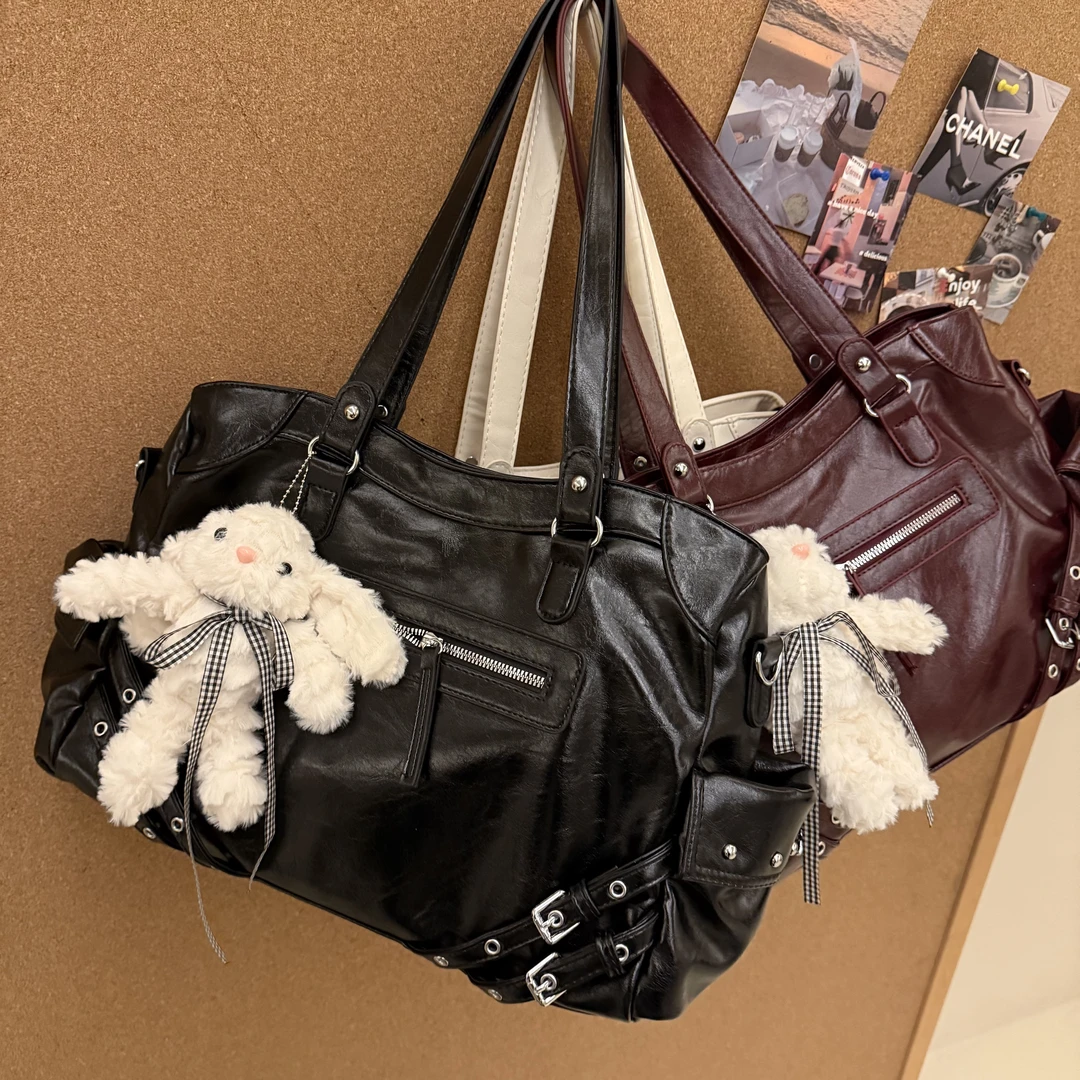 【西部派对】小众韩国铆钉设计辣妹大容量新款百搭通勤单肩斜挎包