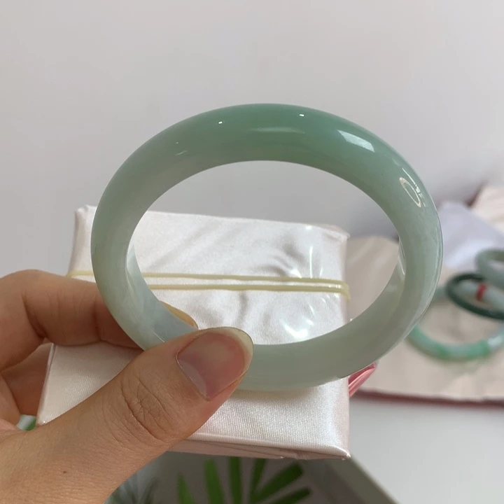 翡翠未镶嵌手镯61.7