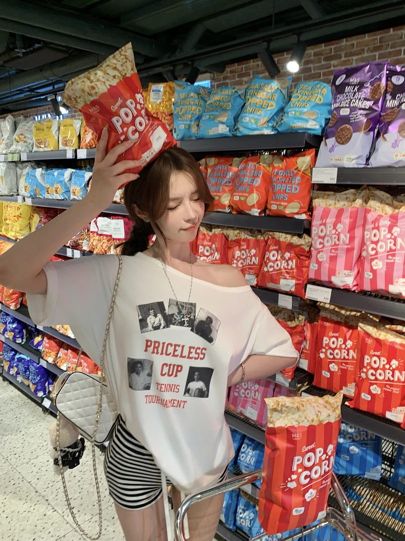 MOMOSHERO【Paris街头】打破乏味！别样松弛～双版本OS斜肩印花T恤