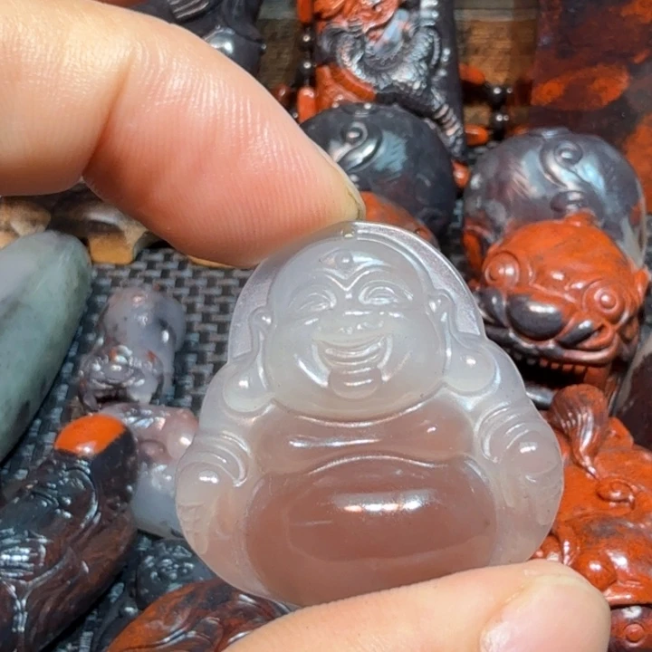 幸***福石材桂林鸡血玉挂件