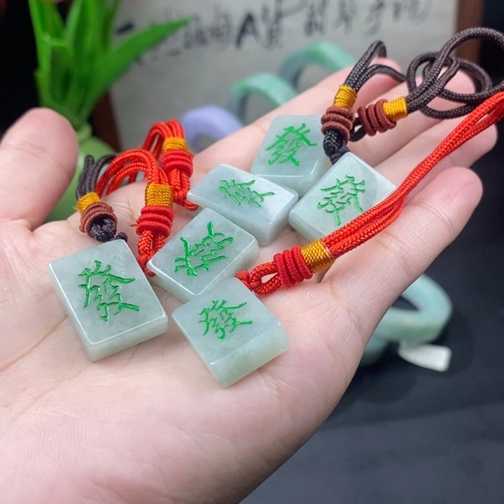 翡翠未镶嵌颈饰发发发多样性发一