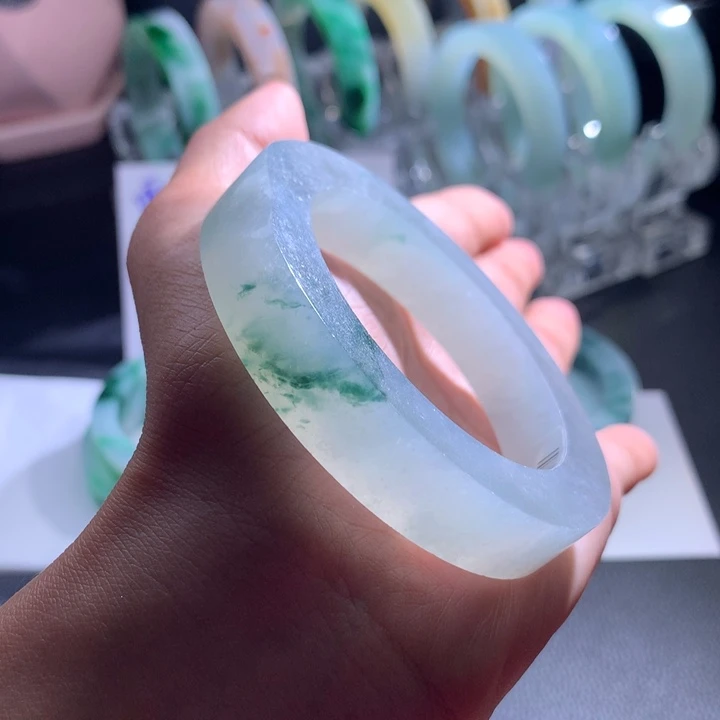 未镶嵌手镯定制翡翠