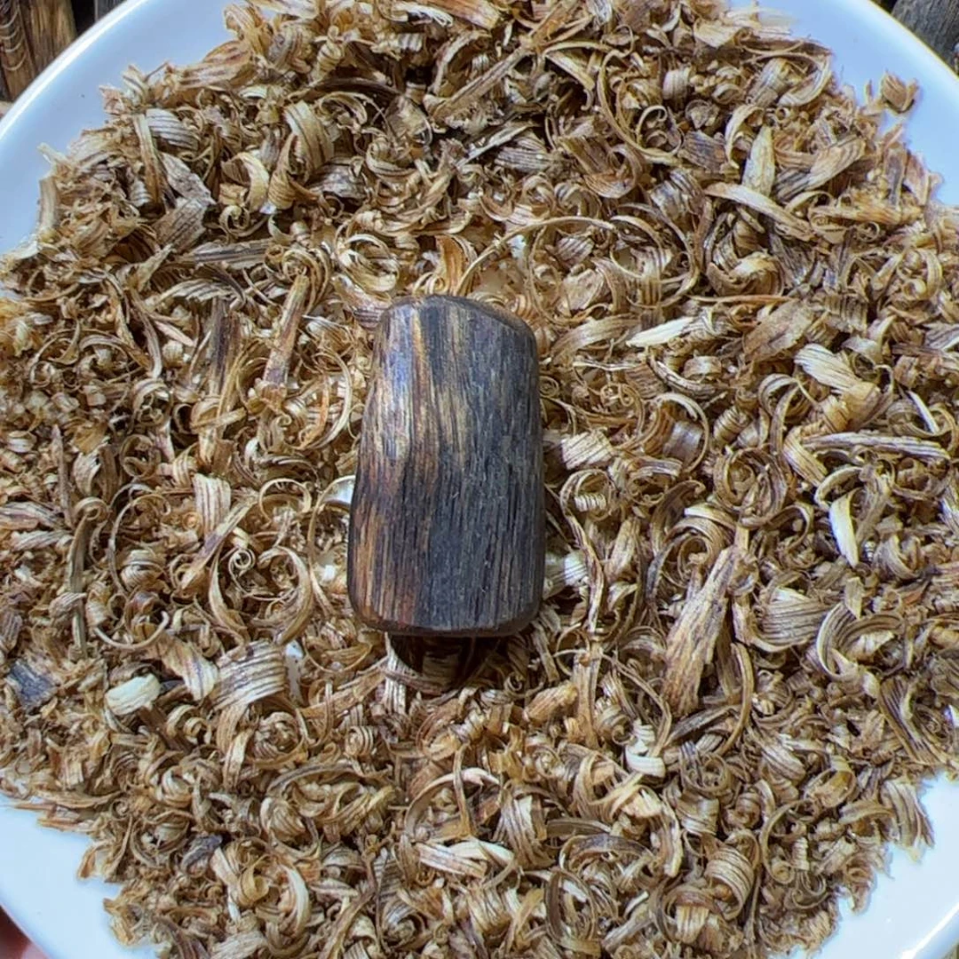 沉香沉香碎屑白棋素牌4.1克