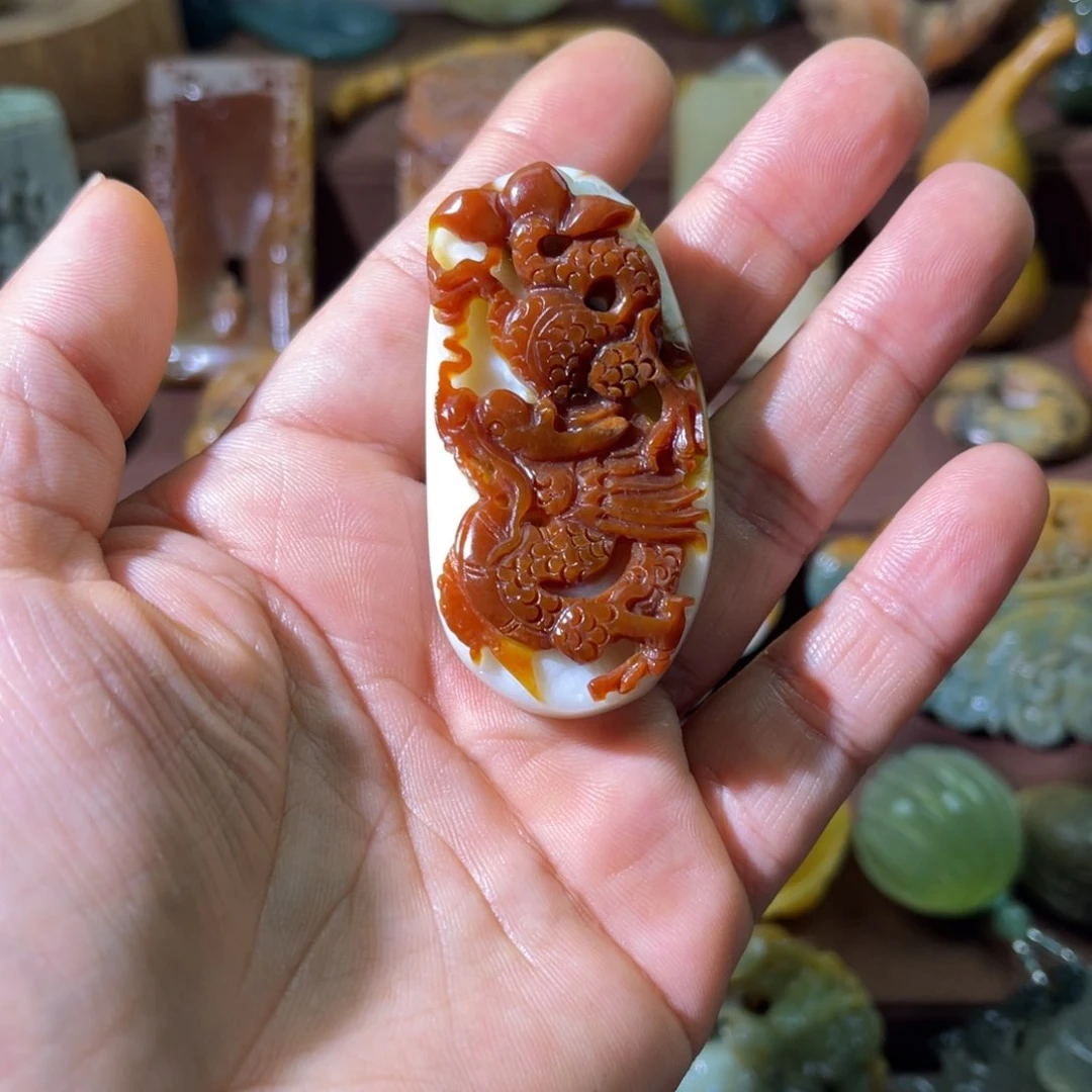 蛇纹石玉未镶嵌颈饰司*
