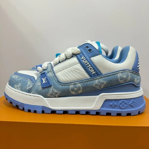 95新 LouisVuitton/路易威登 42码 trainer白蓝牛仔胖丁 时尚板鞋