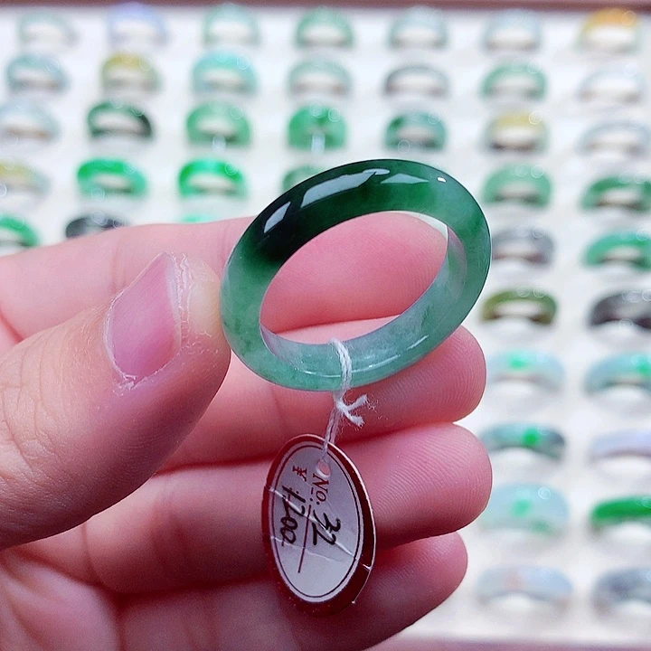 翡翠未镶嵌戒指32号