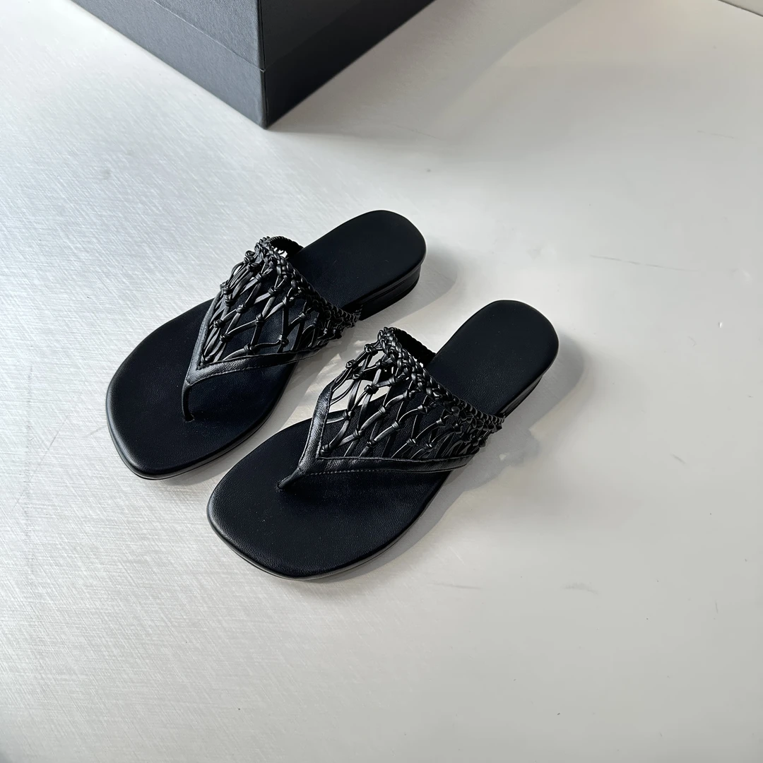 25新款设计感2.5cm夹趾编织真皮时装凉鞋