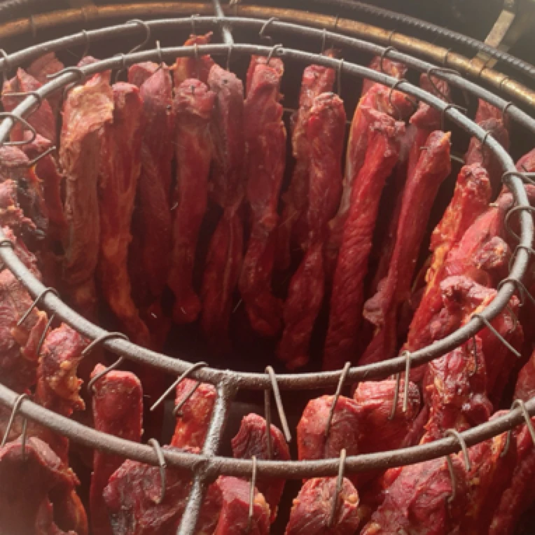 广西那楠乡特色原味腌制炭烤马肉干巴八成干