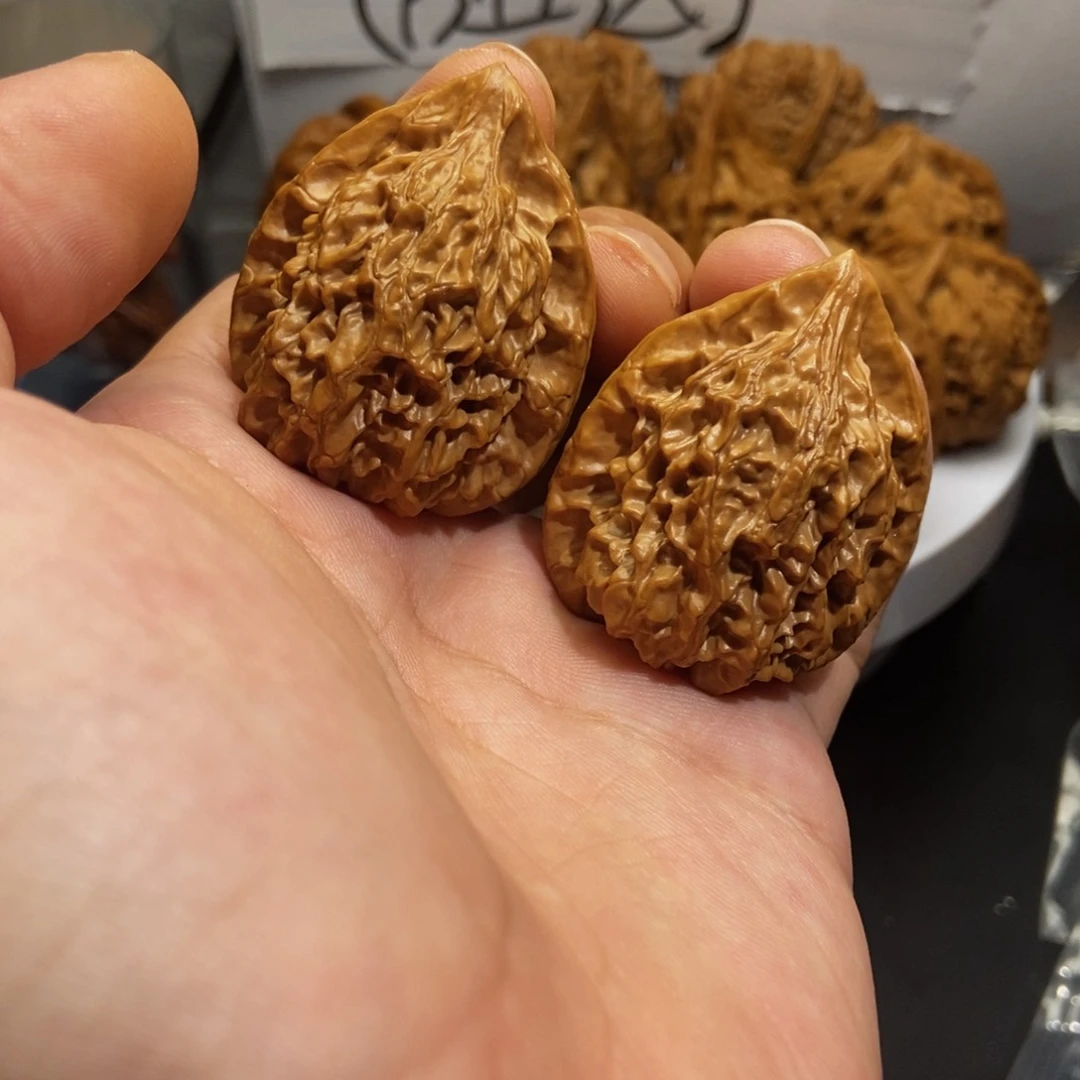 文玩核桃吊坠野生鸡心34